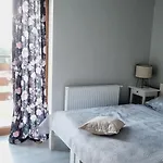 Pokoje Goscinne Pod Lasem